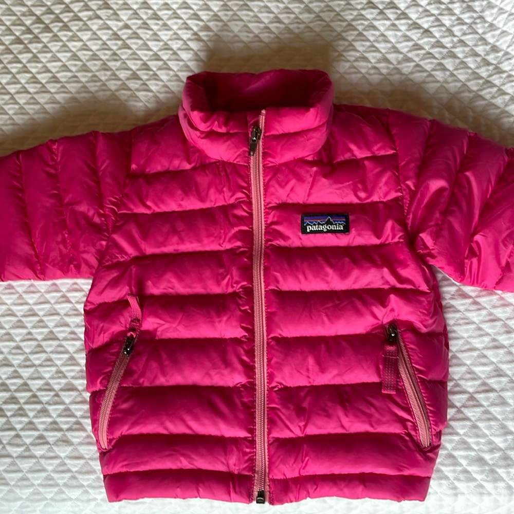 Lightly used Patagonia quilted puffer coat. Size 6 months.